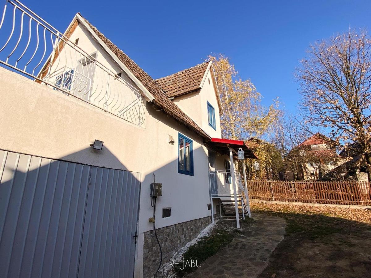 Cabana Rejabu Taut Esterno foto