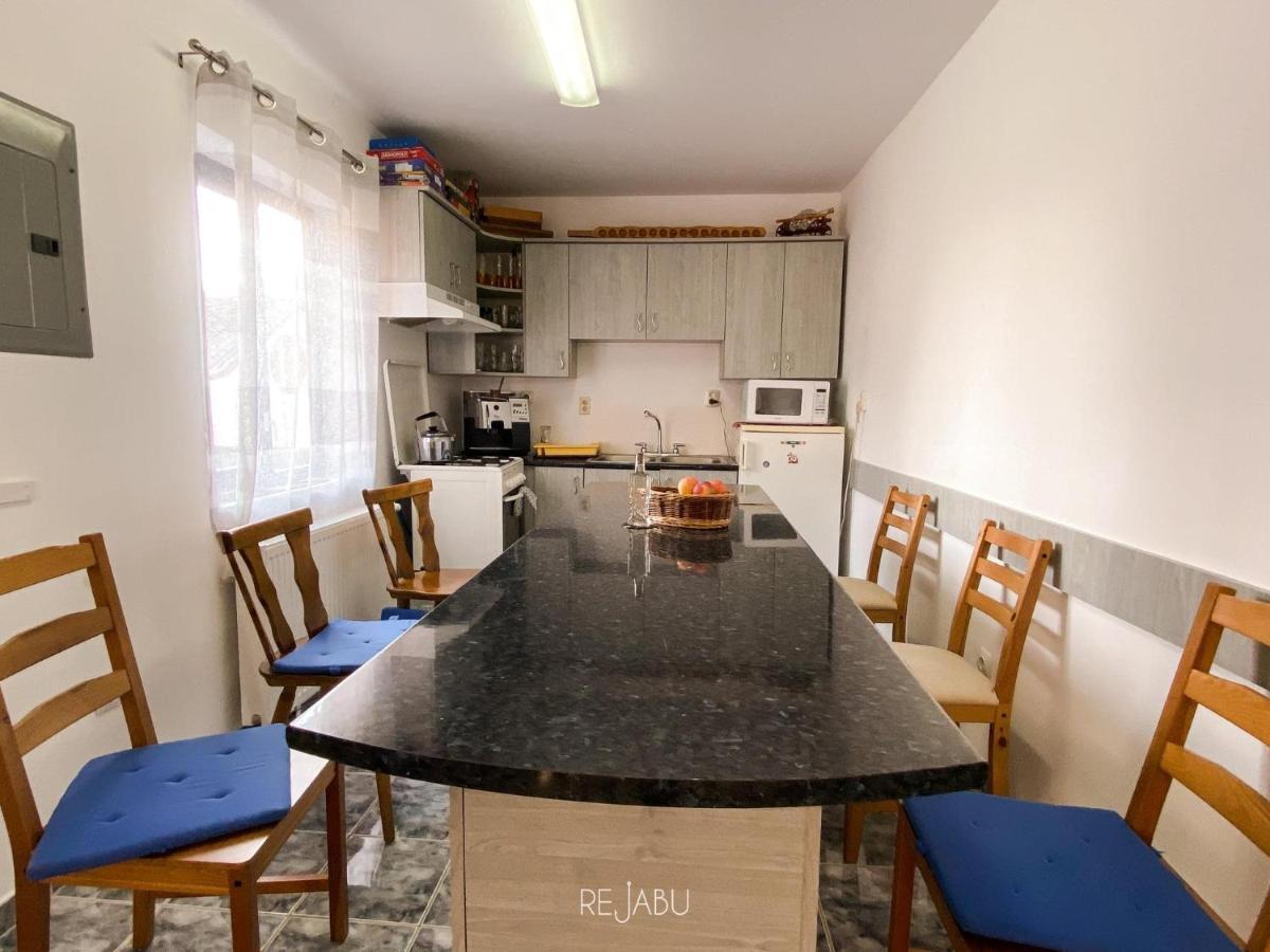 Cabana Rejabu Taut Esterno foto